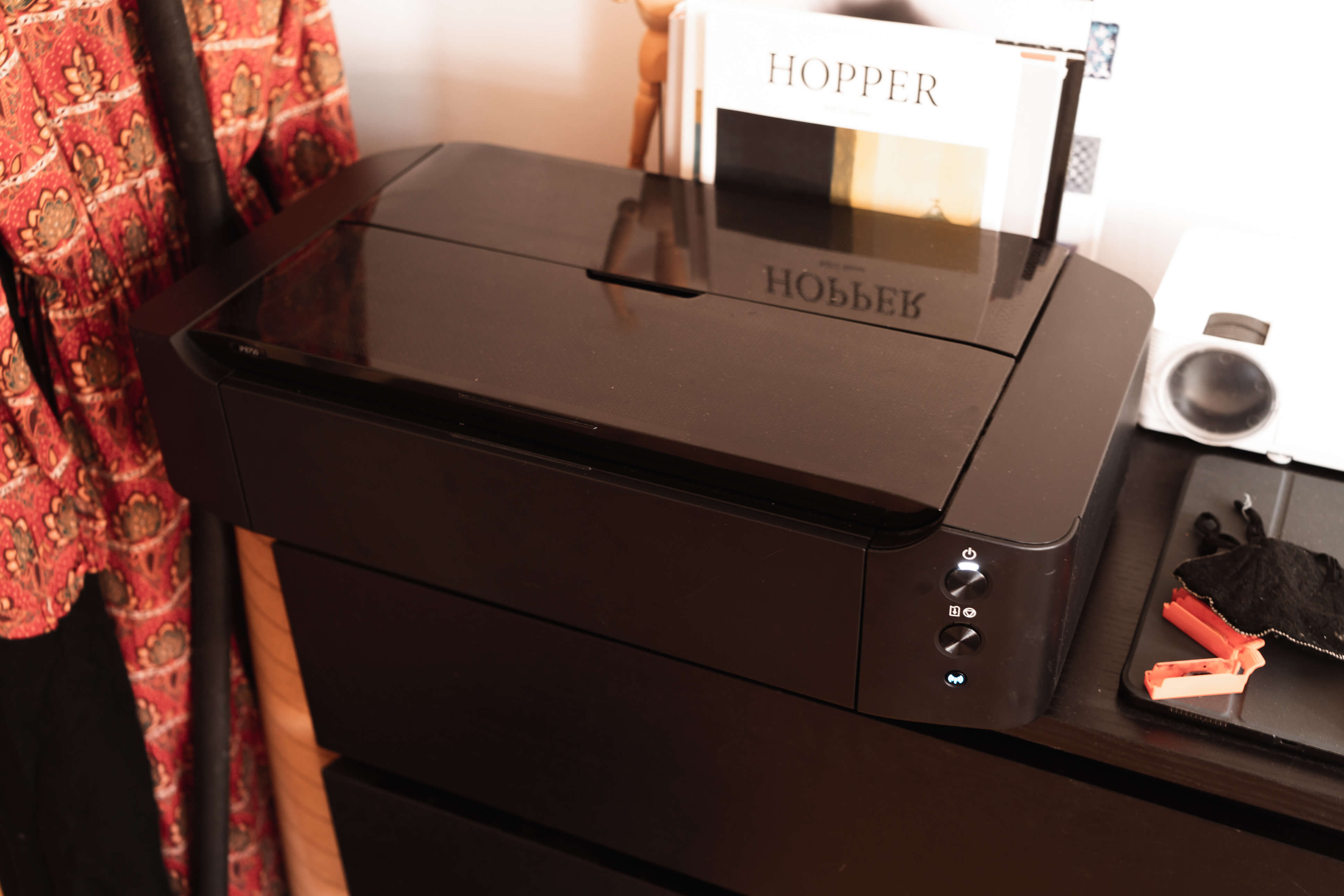 Photography prints business and how to develop it. Fedor Vasilev Photographer In Vienna A printer for photography prints business standing on a table