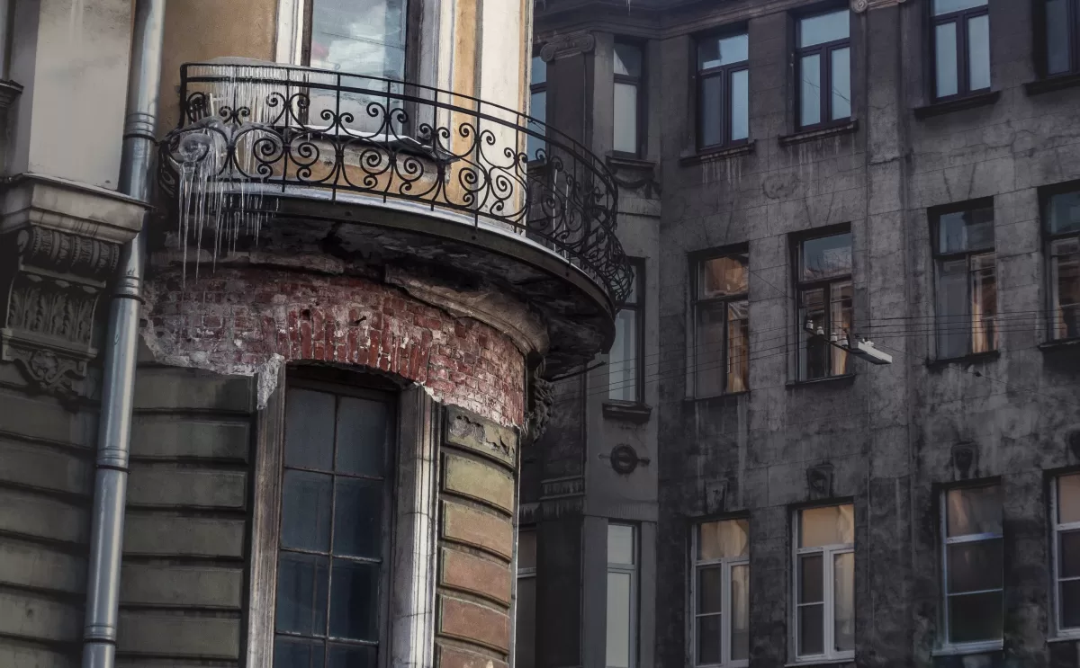 Fixed contrast on a street photograph