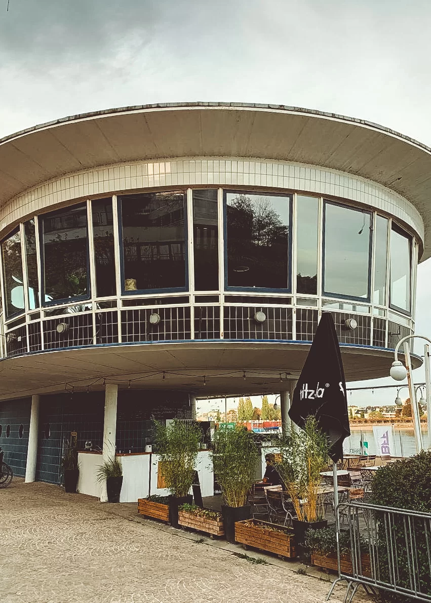 take photos with a phone: picture of a bar in Bonn