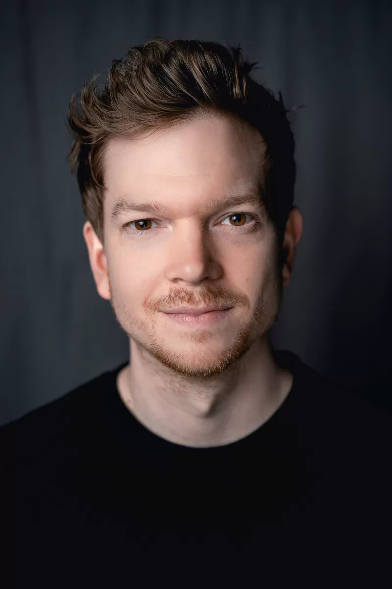 Studio Headshot portrait photography in Vienna by Photographer Fedor Vasilev