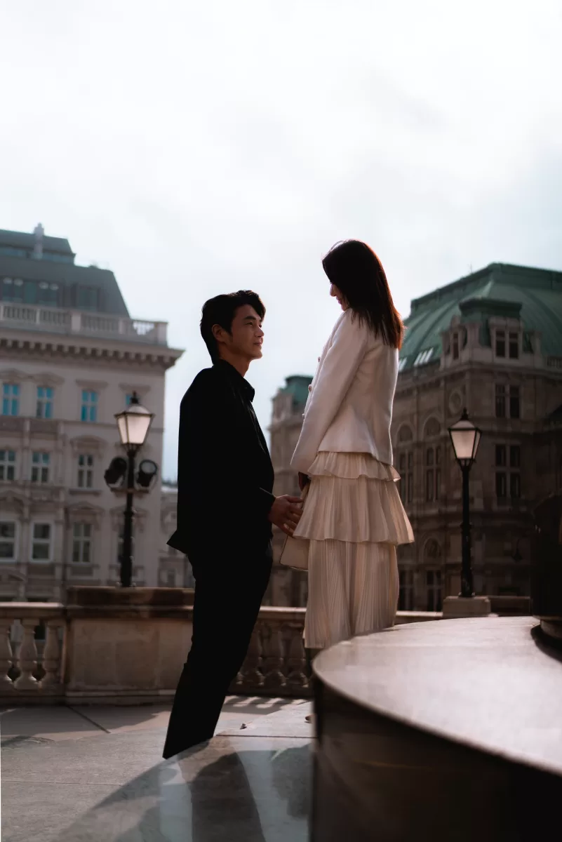 A couple in Vienna during a portrait photoshoot