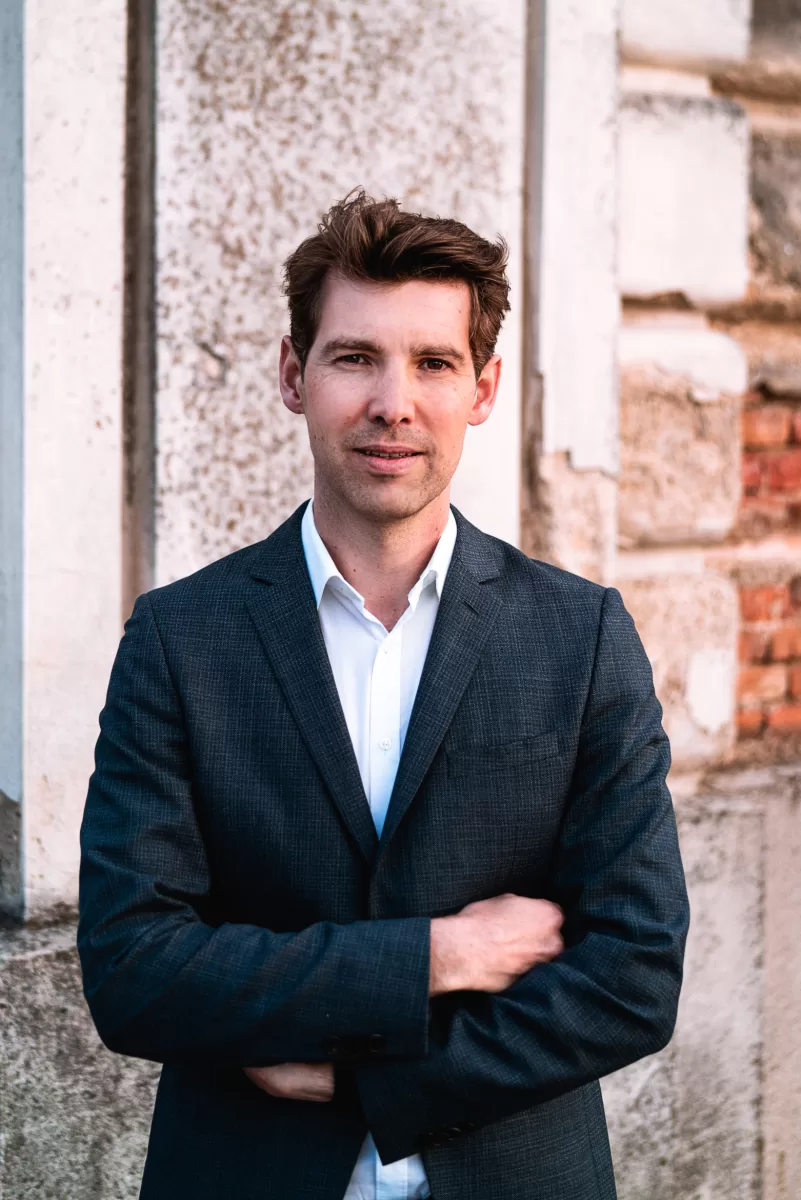 Business portrait in Vienna by photographer Fedor Vasilev