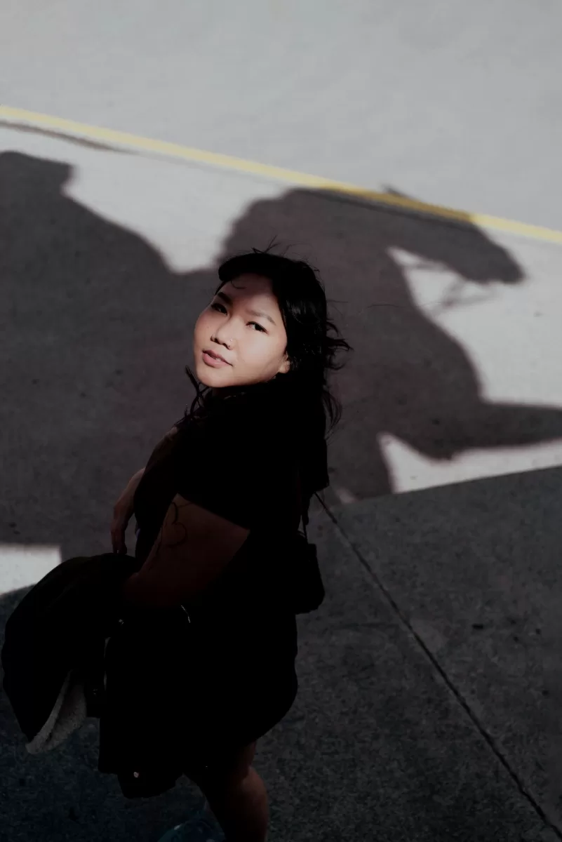 Portrait photoshoots for travellers in Vienna. Portrait of a woman in the city centre