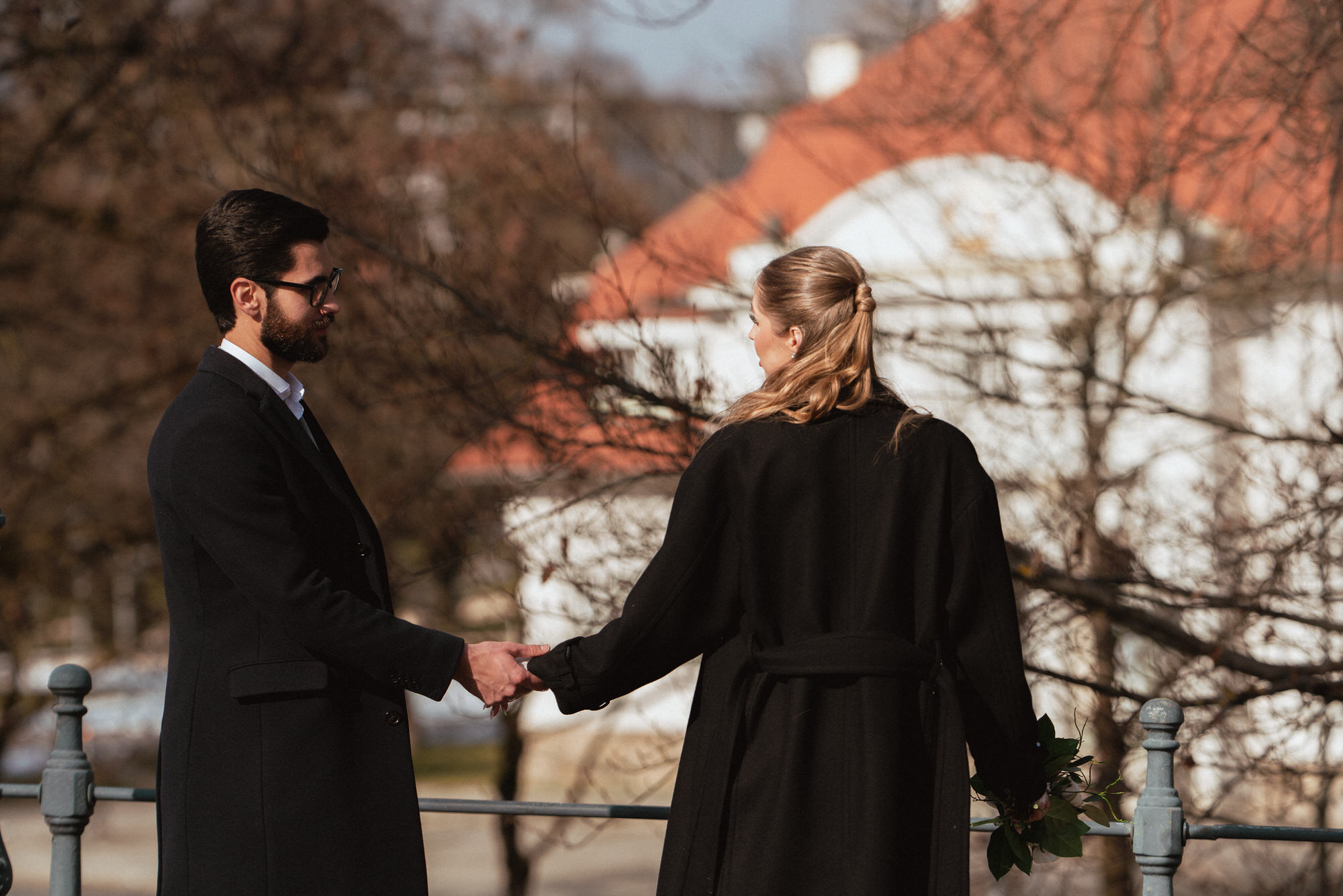 A photo of a just married couple in Klagenfurt
